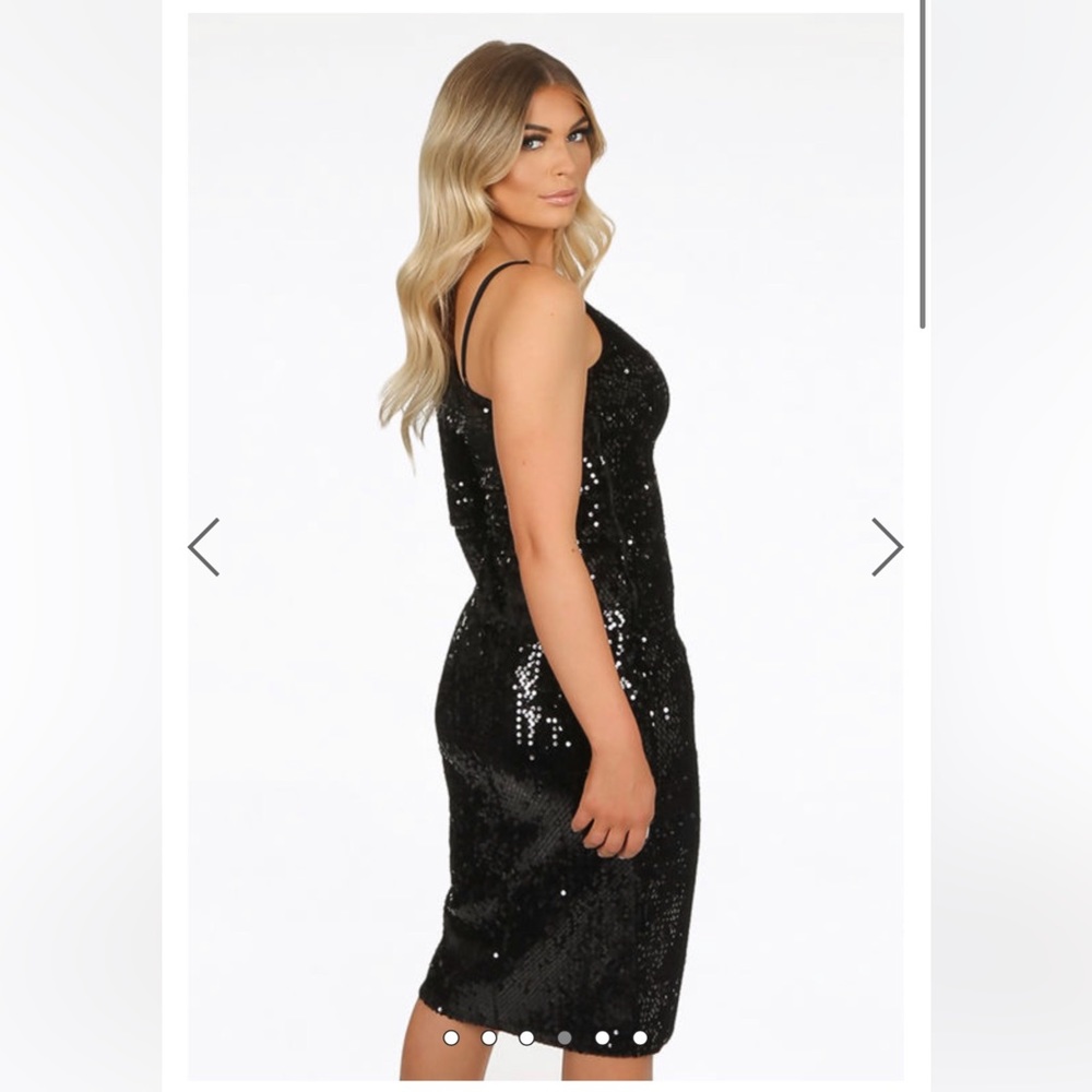 New with tags  Black Sequin One Shoulder Midi Dress With Split
